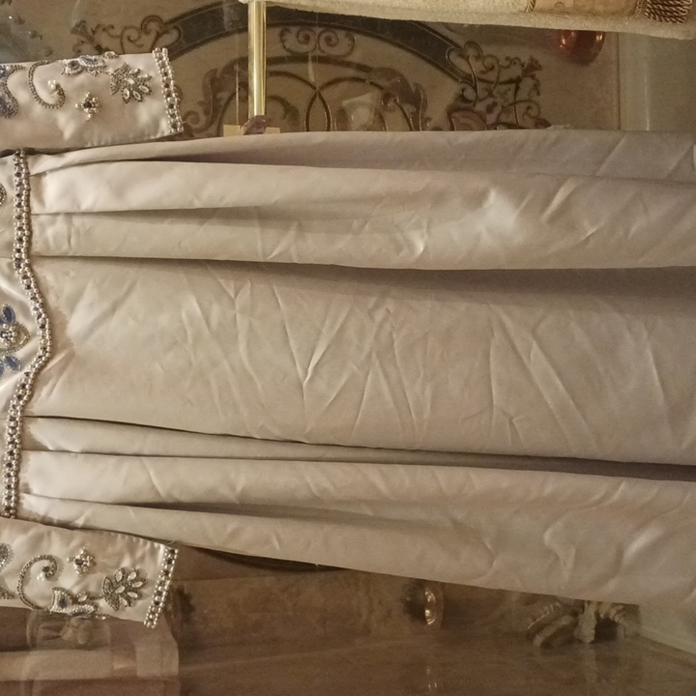 VICTORIA ROYAL LTD GOWN SIZE 10 - Picture 3 of 17